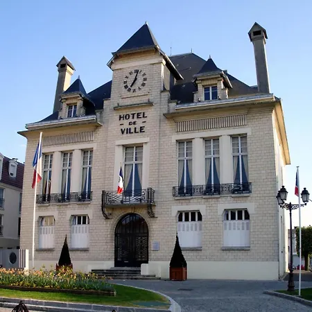 Holiday home Avec Piscine 15 Min Paris Deuil-la-Barre