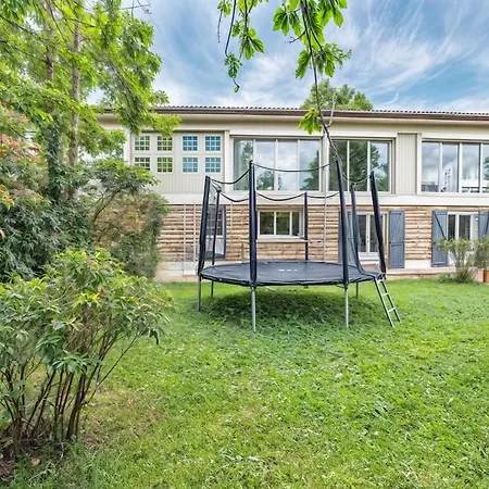 Holiday home Avec Piscine 15 Min Paris