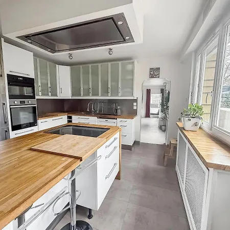 Holiday home Avec Piscine 15 Min Paris